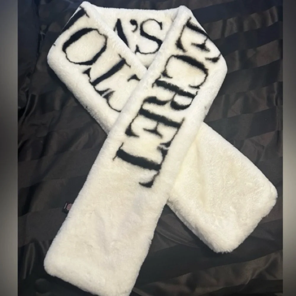 Victoria's Secret Faux Fur Scarf White Black Logo 70’L‎ 7’W Winter Cozy Mobwife